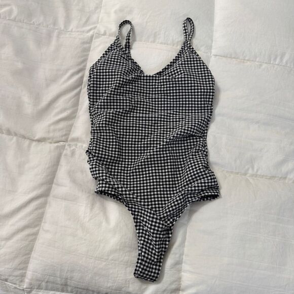 Kona Sol One Piece Black and White Gingham Swimsuit with ruching on the sides-M - Picture 10 of 16